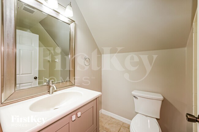 Building Photo - 9264 Cypress Dr N