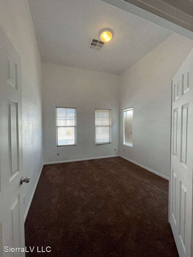 Building Photo - 4 br, 2.5 bath House - 9029 Victor Creek Ave.