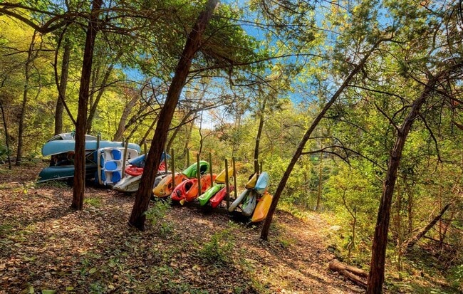 Building Photo - 1821 Westlake Dr