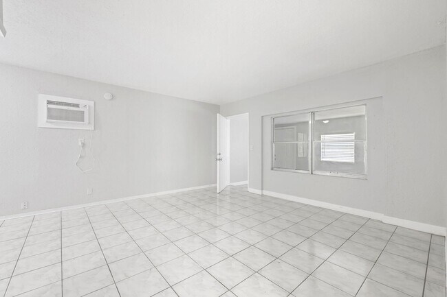 Building Photo - 1409 NW 7th Ave