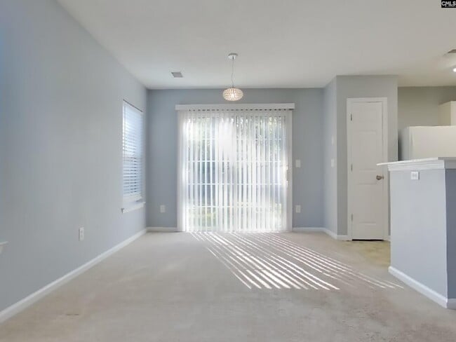 Building Photo - 156 Springway Dr