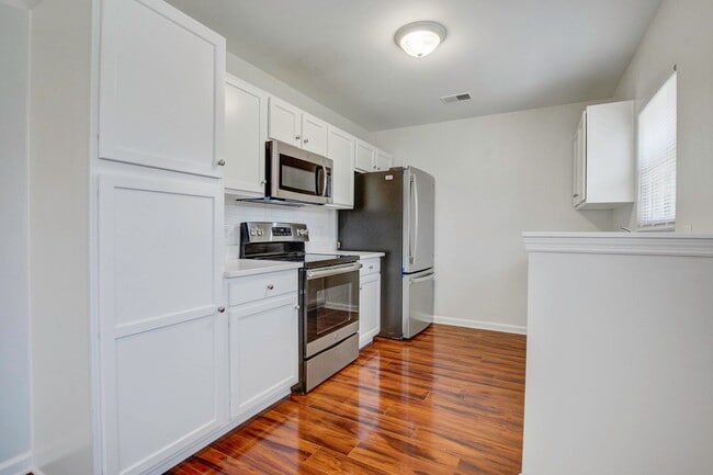 Building Photo - 138 Thistle Rd