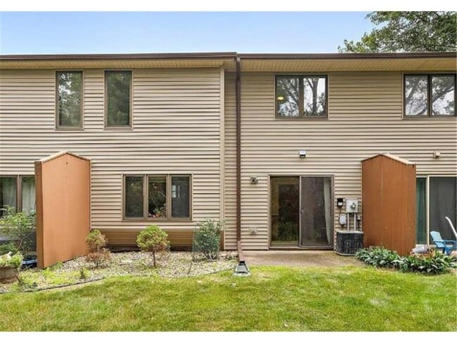 Building Photo - 17553 Ionia Path