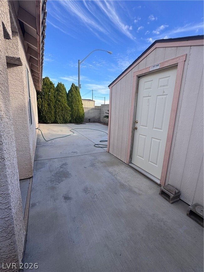 Building Photo - 8217 Broward Ln