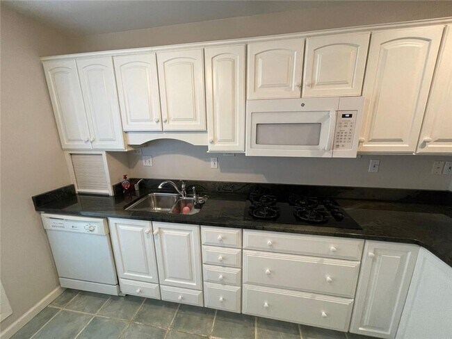 Building Photo - 1510 Wynnes Ridge Cir SE