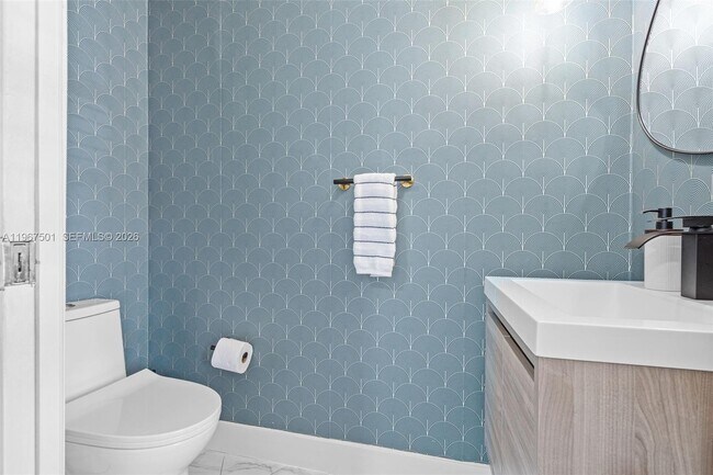 Building Photo - 5725 NW 114th Path