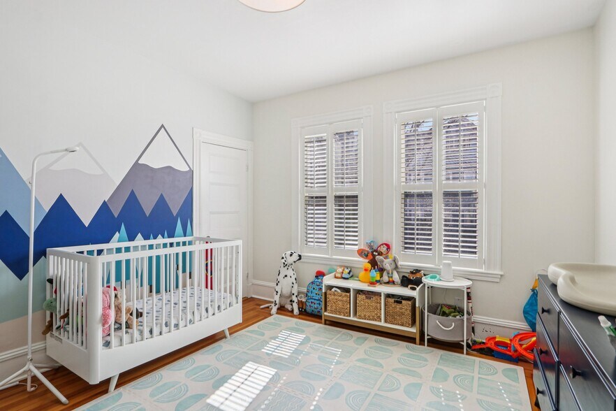 Building Photo - 424 Centre St