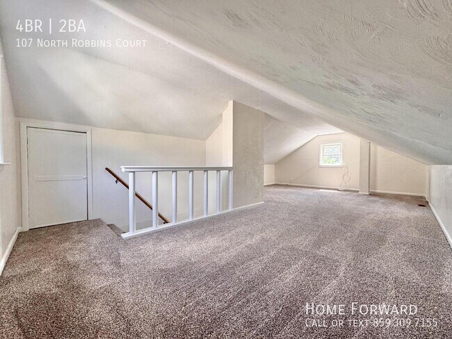 Building Photo - 107 N Robbins Ct