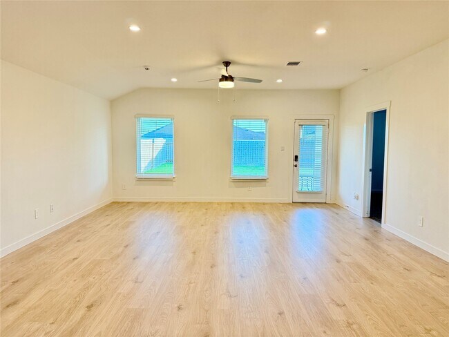 Building Photo - 31611 Farlam Farms Trl
