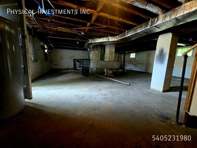 Building Photo - 1547 Riverdale Rd SE