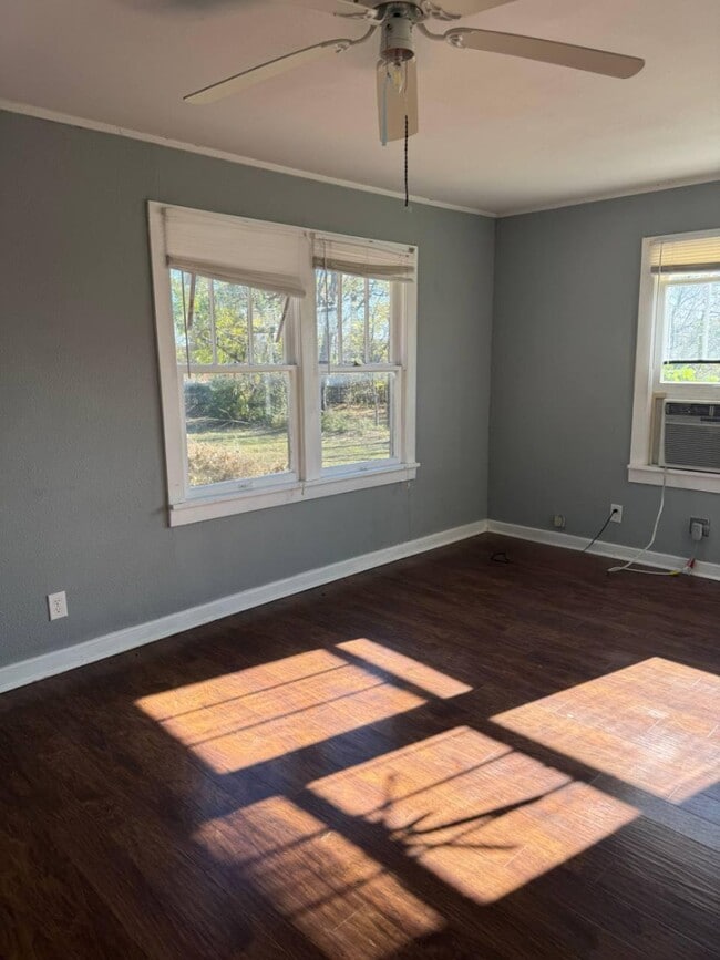 Building Photo - 324 Hawthorne St