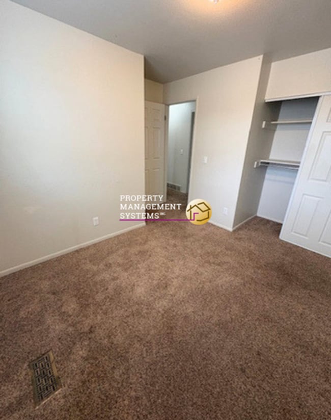Building Photo - 4 Bedroom Home in Taylorsville!