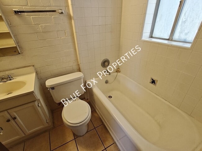 Building Photo - 1211 N Jones Blvd