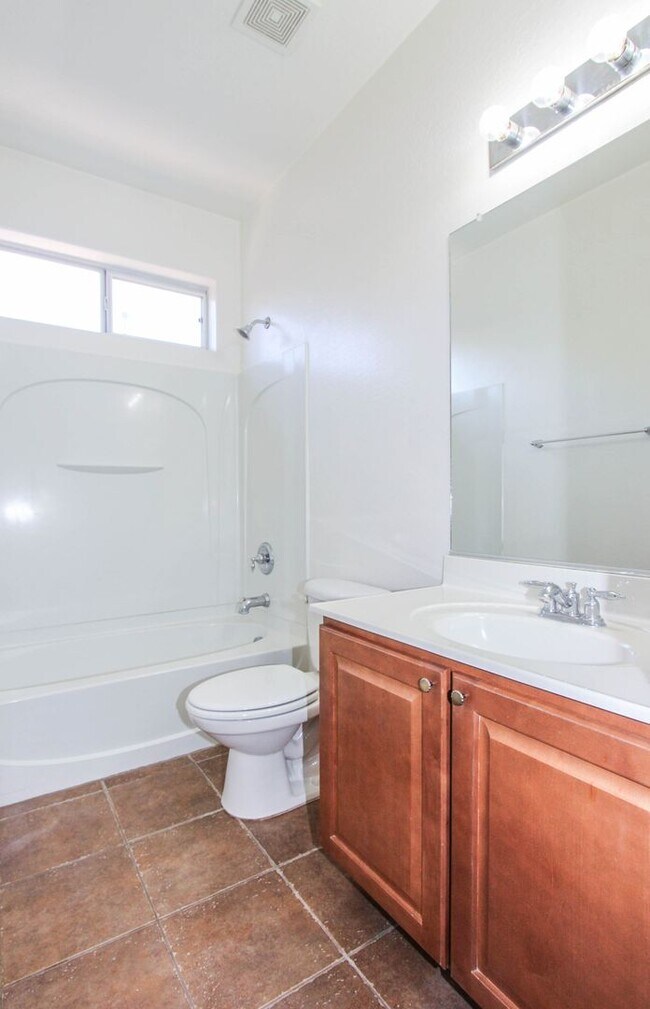Building Photo - 3 bed 2 bath Pronghorn Ranch Home