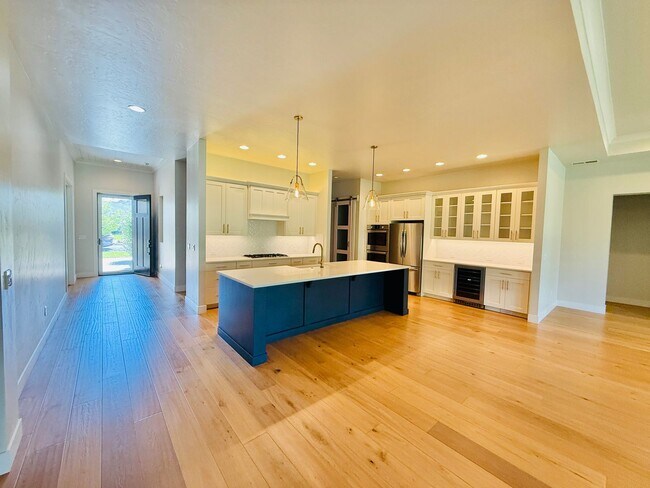 Building Photo - Modern Farmhouse in Cartwright Ranch