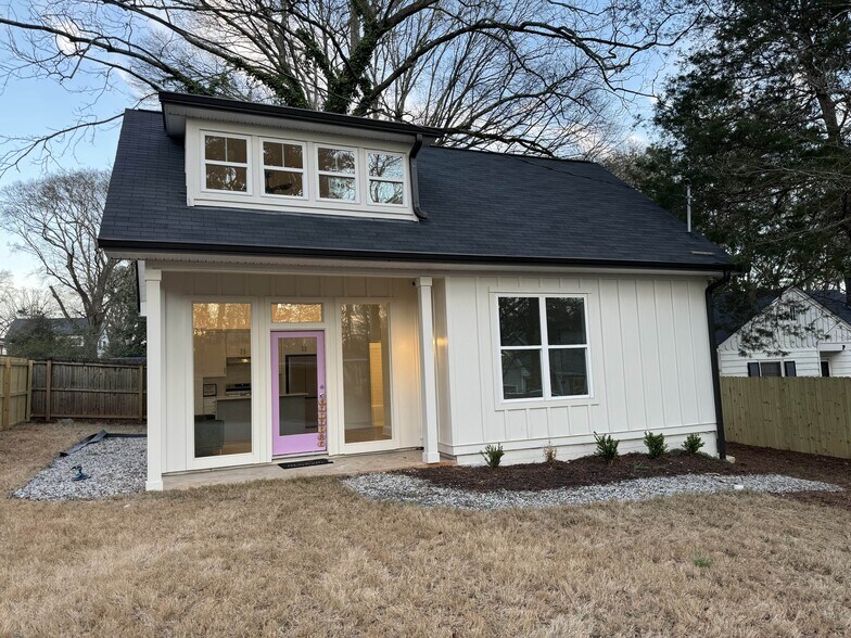 Building Photo - 2569 Hosea L Williams Dr SE