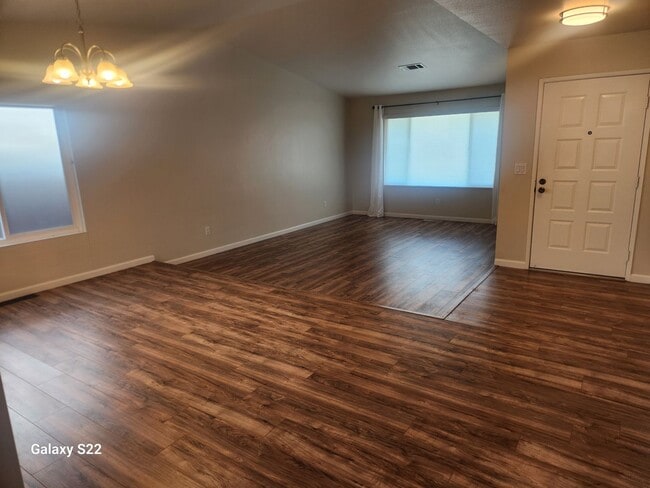 Building Photo - This is a Must See beautiful 3 bedroom, 2 ...