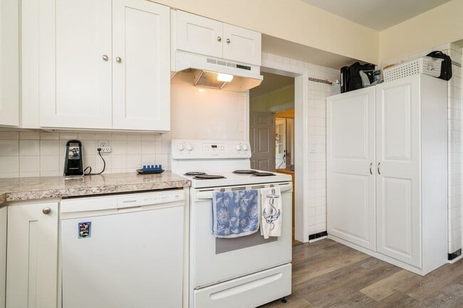 Building Photo - 1711 NY-17A