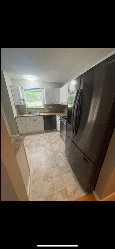 Building Photo - 86 Edward Dr