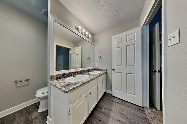 Building Photo - 48 N High Oaks Cir