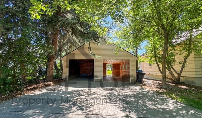 Building Photo - 206 N 200 E