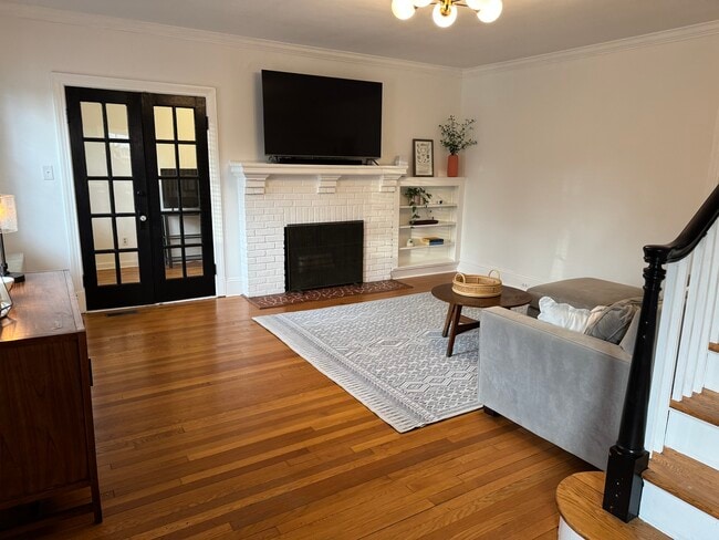 Building Photo - 5009 E Seminary Ave