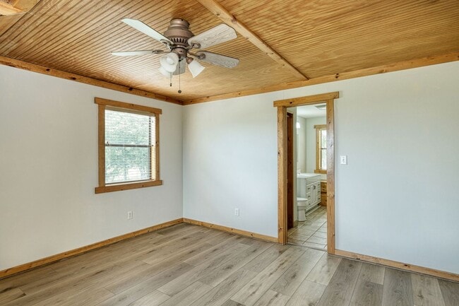 Building Photo - Custom Home with Separate Apartment