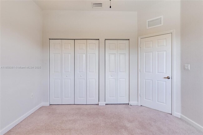 Building Photo - 16620 SW 42nd Terrace
