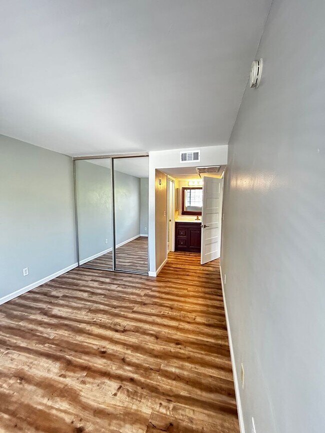 Building Photo - AVAILABLE NOW - Beautiful Condo in the Heart of Vibrant San Diego!