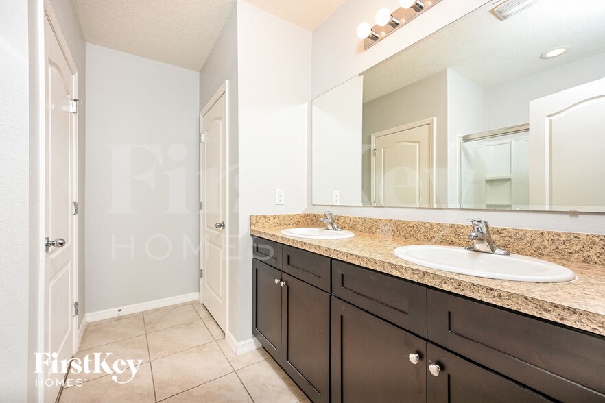 Building Photo - 2821 Taton Trace