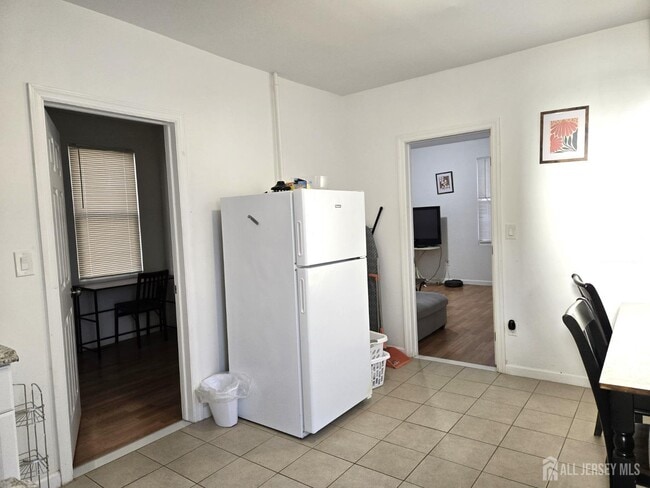 Building Photo - 54 Harvey St