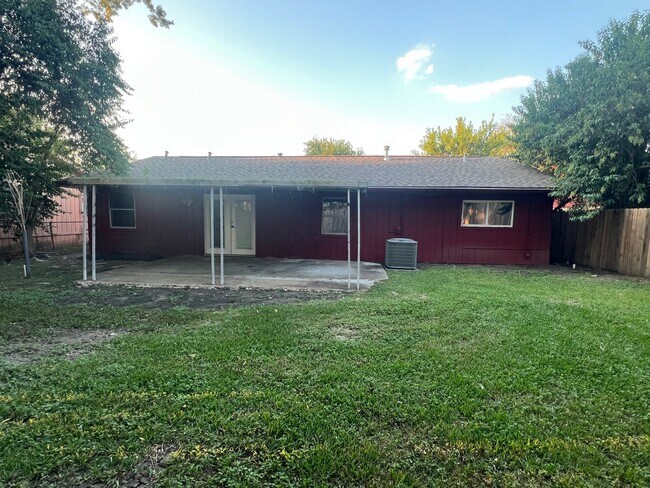 Building Photo - 5310 Grace Point Ln