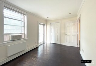 Building Photo - 3 bedroom in nyc NY 10011