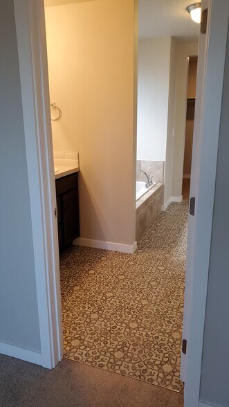 Building Photo - 16918 N Gwinnett Ave