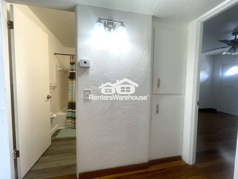 Building Photo - 2433 Brazilia Dr