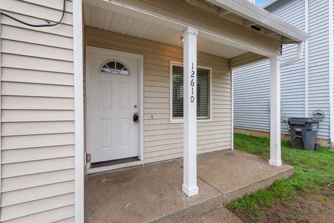 Building Photo - Beautiful 4bed/2.5bath home