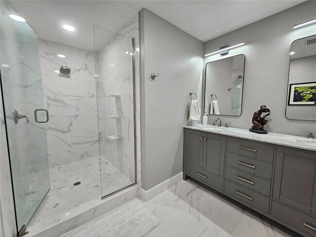 Building Photo - 917 S Gondola Dr