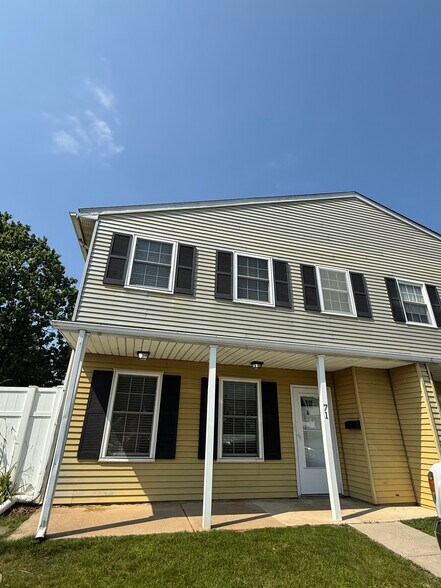 Building Photo - 71 Reliance Sq