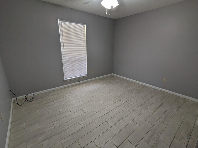 Building Photo - 3419 Thresher Dr