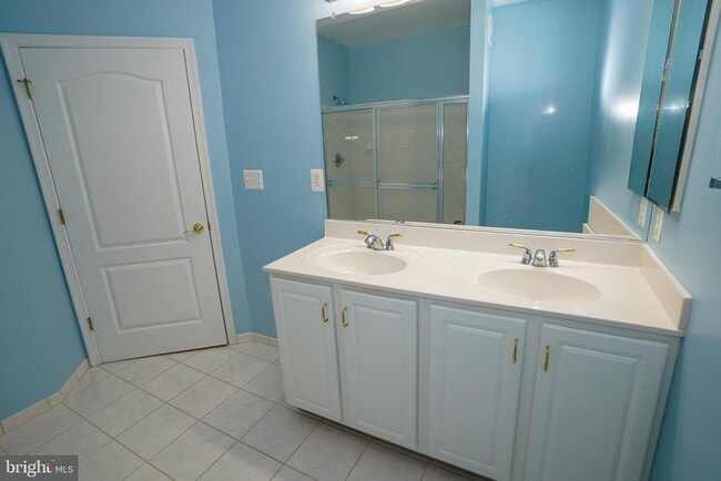 Building Photo - 2115 Ganton Green