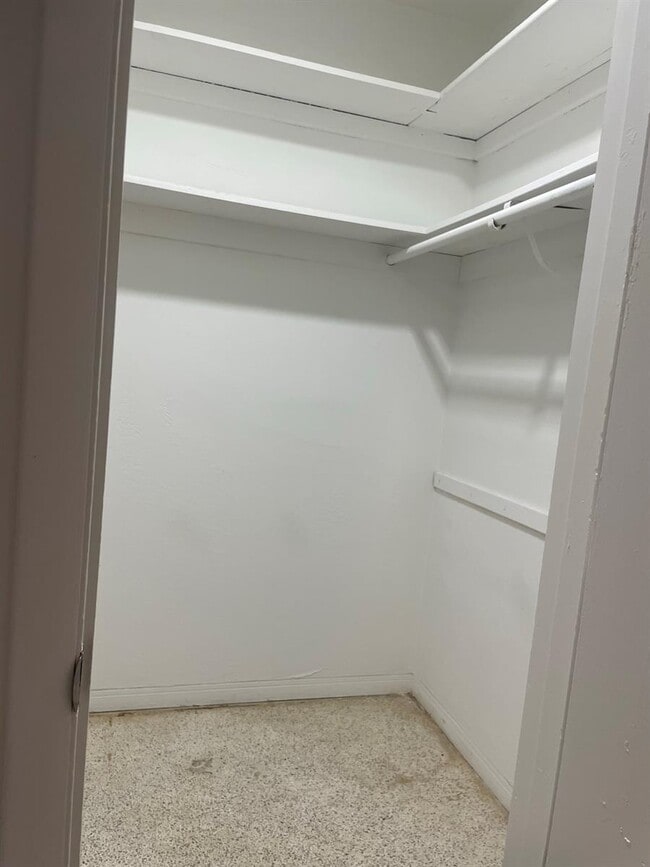 Building Photo - 2656 SW 28th Ct