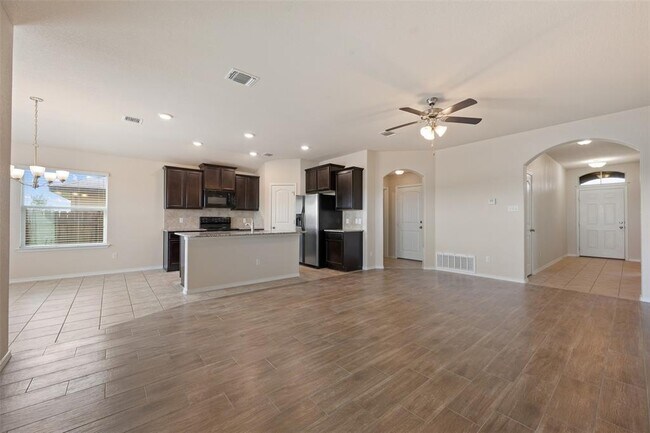 Building Photo - 208 Plata Ln