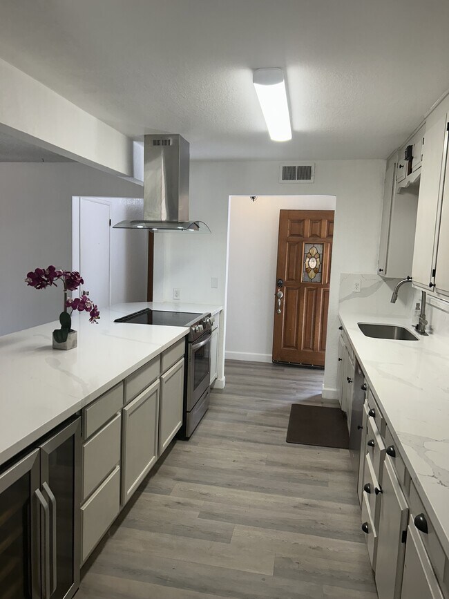 Building Photo - 1726 Idylwood Ct