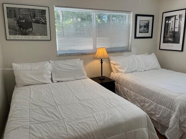 Building Photo - 113 SW 2nd St