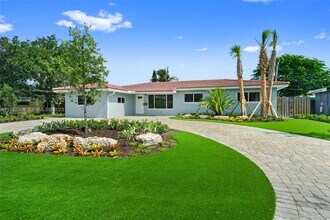 Building Photo - 251 SE 7th St