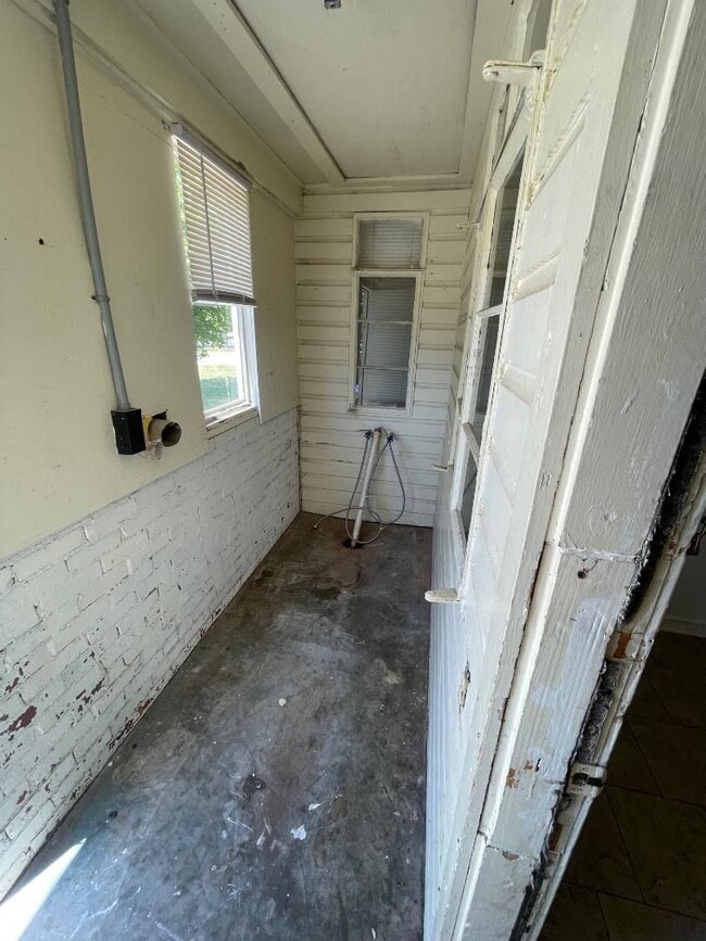 Building Photo - 1103 Arkansas St