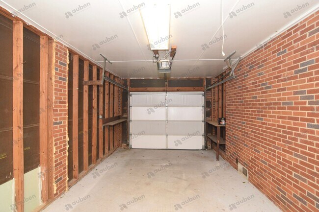Building Photo - 3 Bed/2 Bath in Quiet Cul-de-Sac