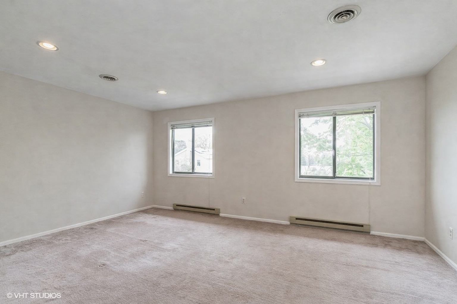 Bedroom - 500 Riverside Ave