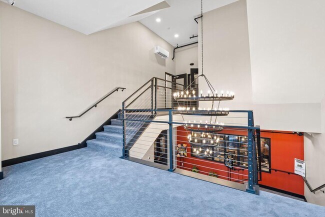 Building Photo - 30 W Broad St