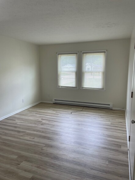 Living room - 7737 Ninevah Rd